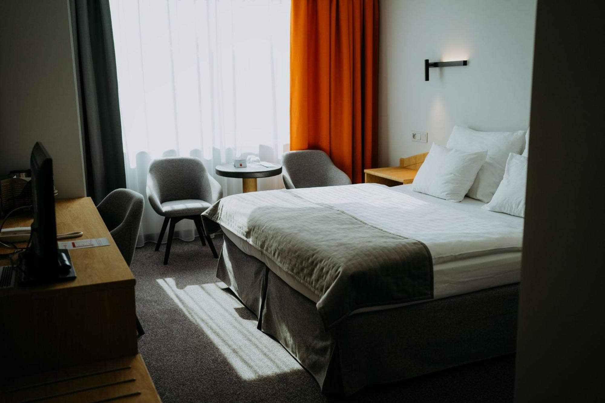 Hp Park Plaza Hotel