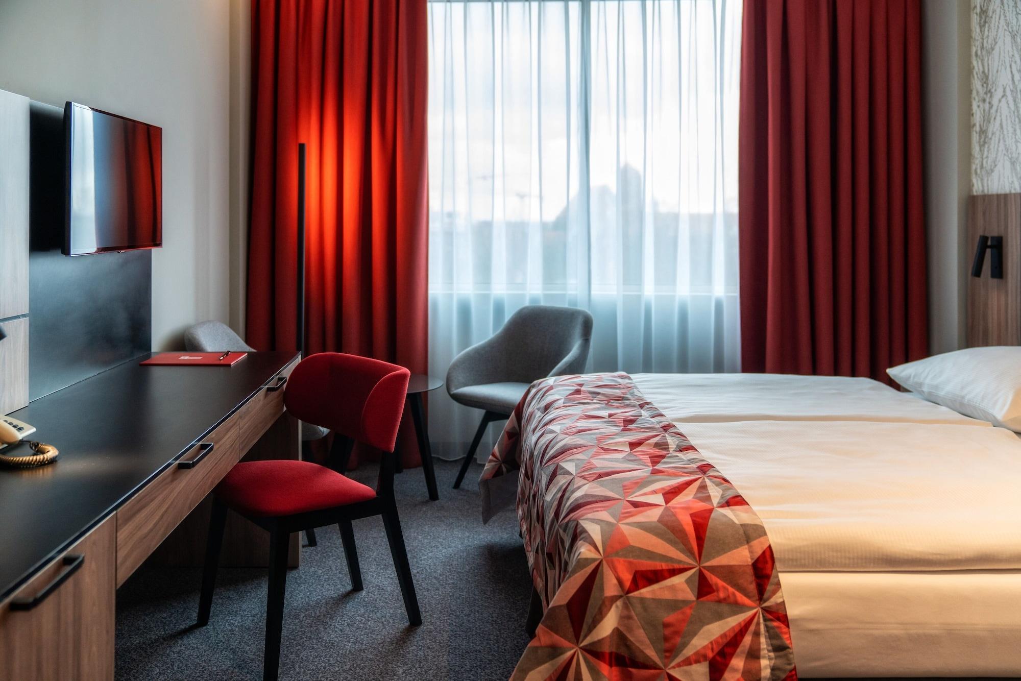 Hotel Hp Park Plaza 4*