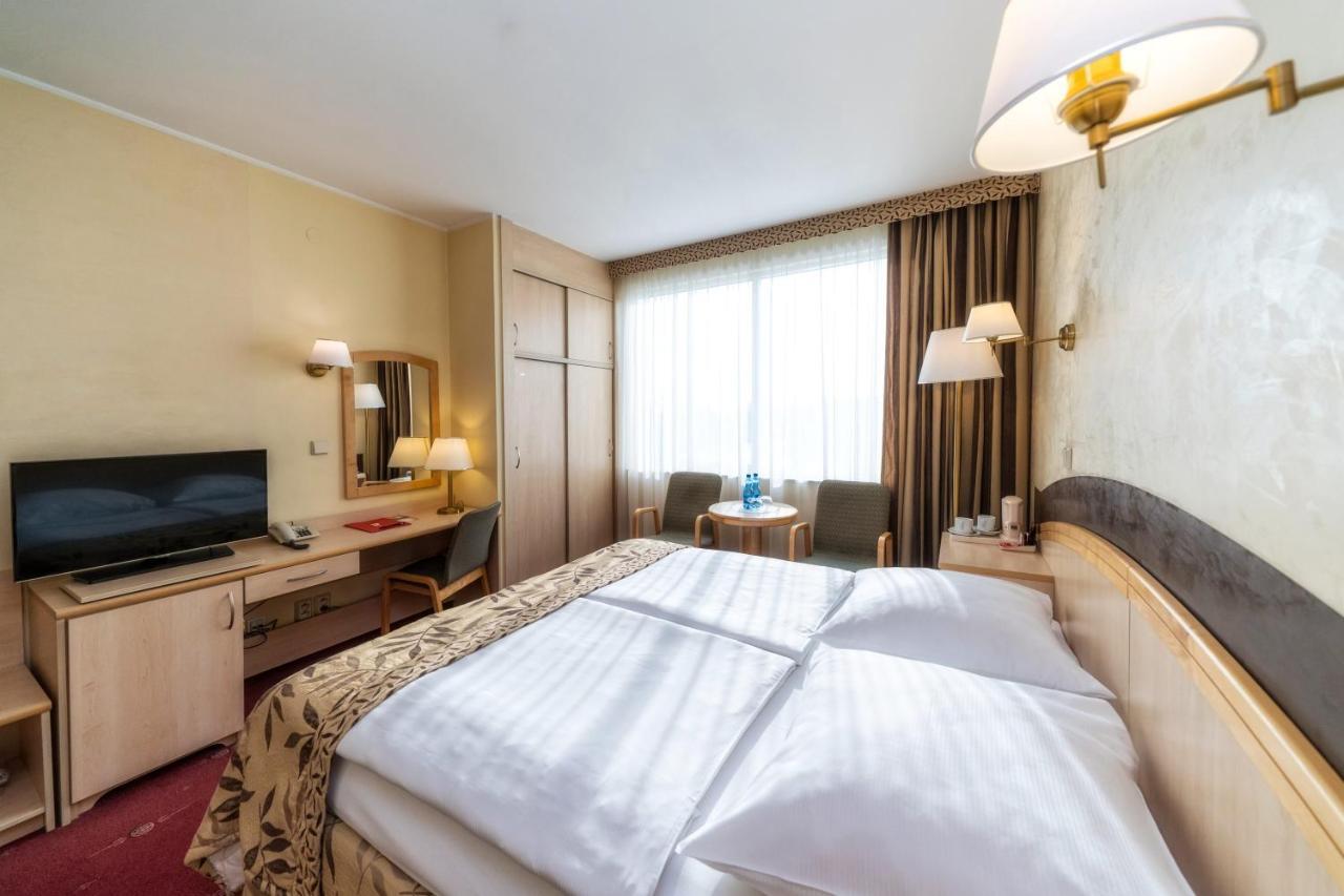 Hotel Hp Park Plaza 4*