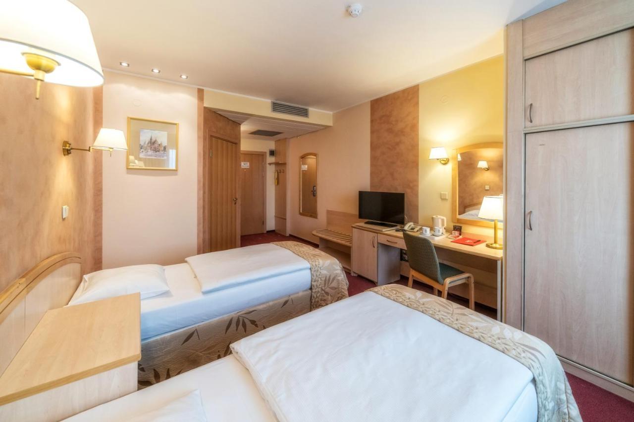 Hotel Hp Park Plaza 4*