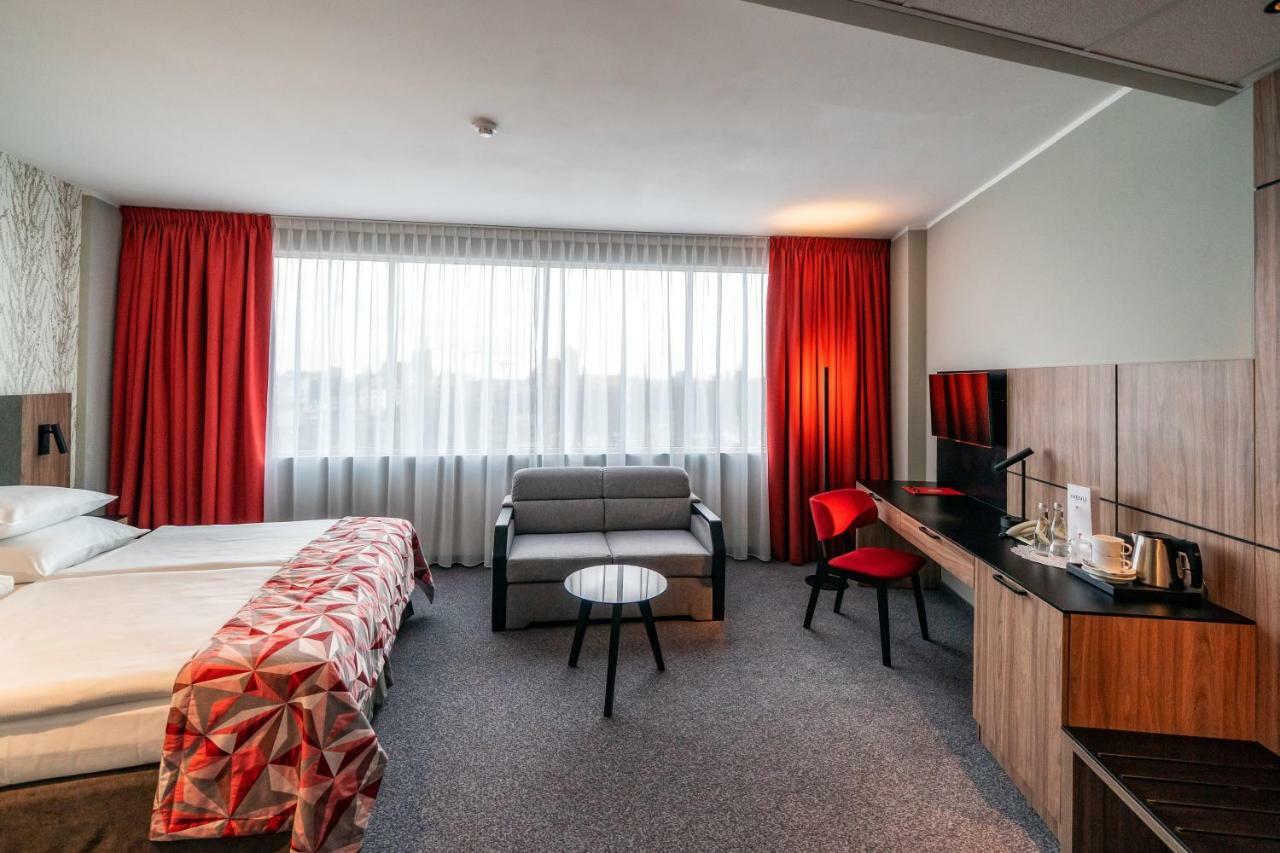 Hp Park Plaza 4*